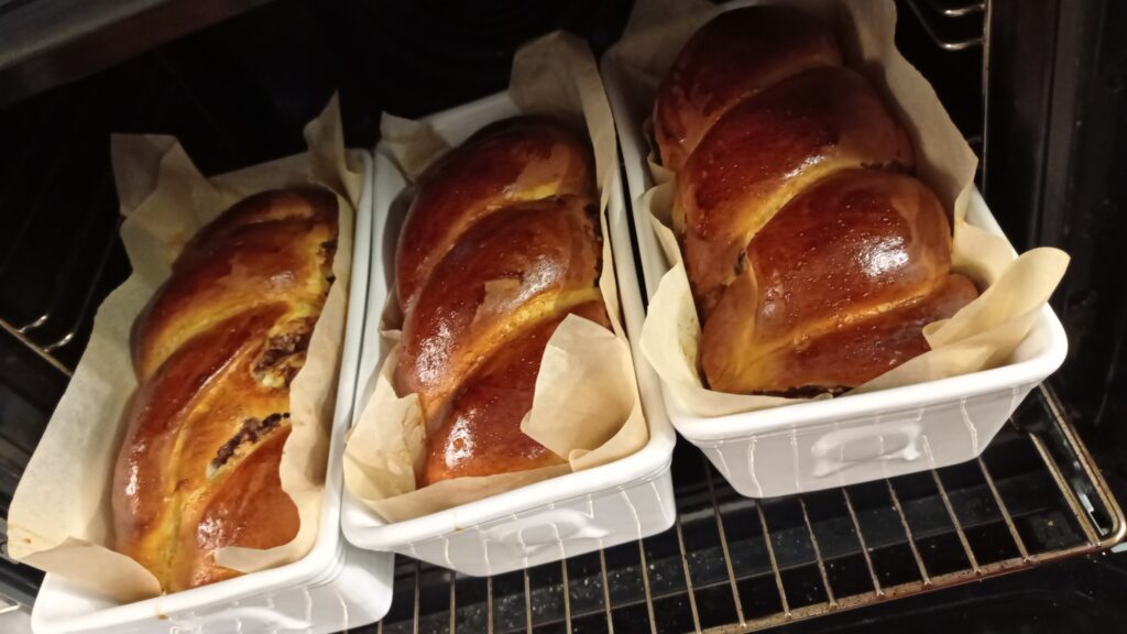 Cozonac  –  domácí pečivo plněné